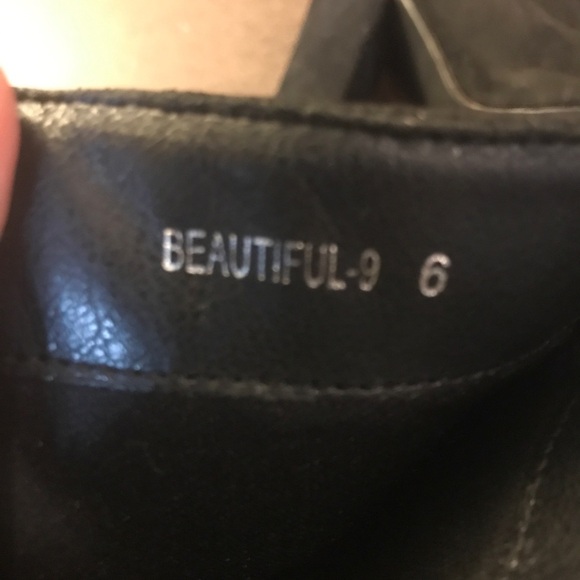 Cape Robbin women’s 6 ankle booties, embroidered, black and red - Picture 5 of 5